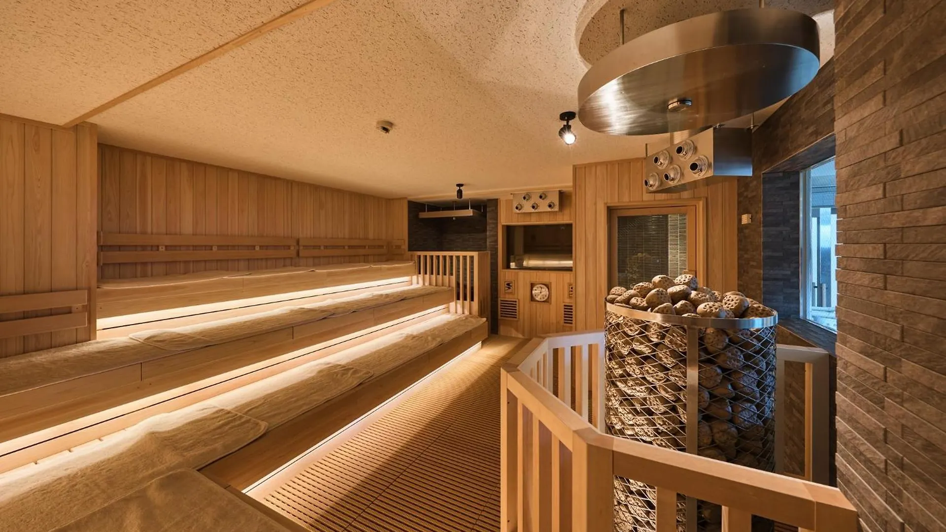 Sauna & Capsule Hotel Rumor Plaza Киото